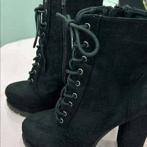 Wild Diva Black Lace-Up Platform Ankle Boots